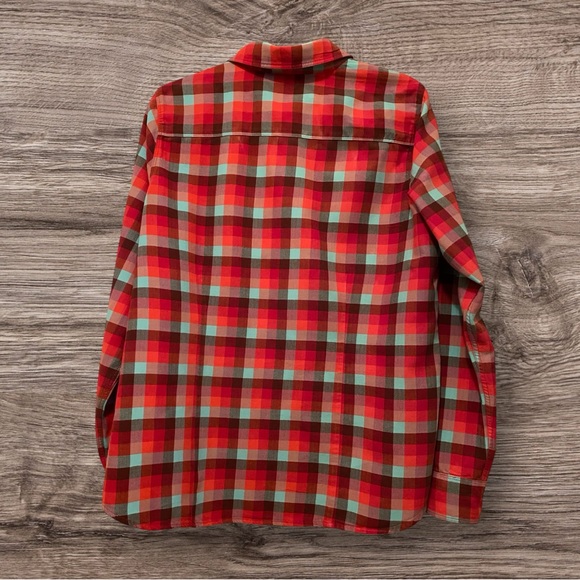 Women’s North Face Flannel - Picture 4 of 4